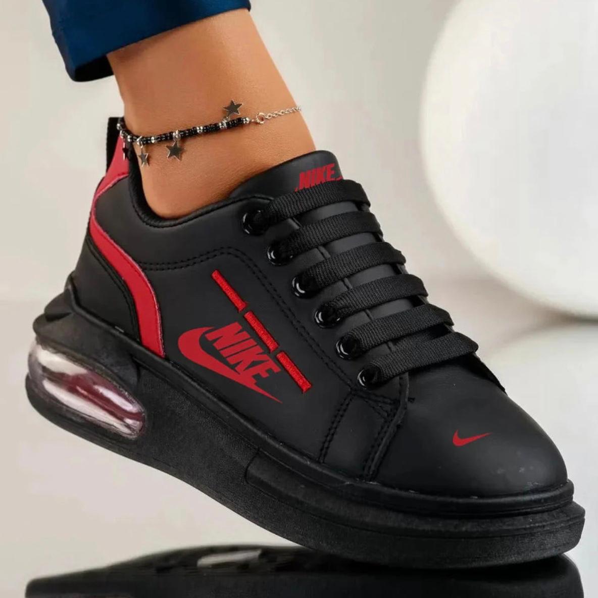 Neue Nike Turnschuhe 2024